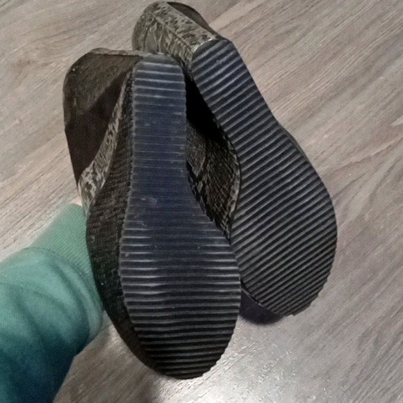 Aldo | Chunky Platform Wedge | Black Snakeskin Heels | 8.5W | Like New. - Picture 5 of 10